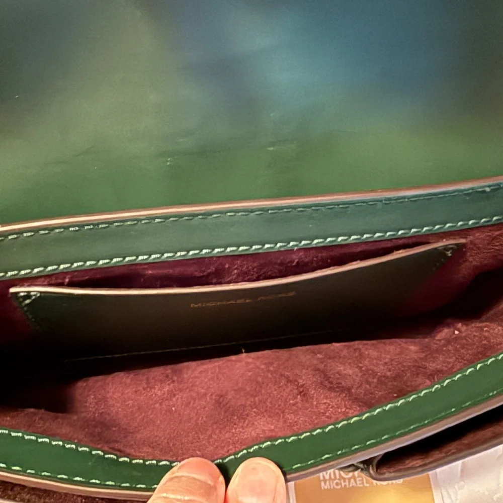 Michael Kors Colby Medium Shoulder Bag in Bosco (Green) - Picture 10 of 11